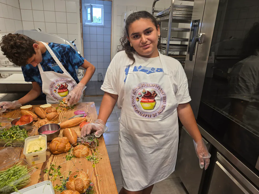 Műhelymunka friss péksüteményekkel
